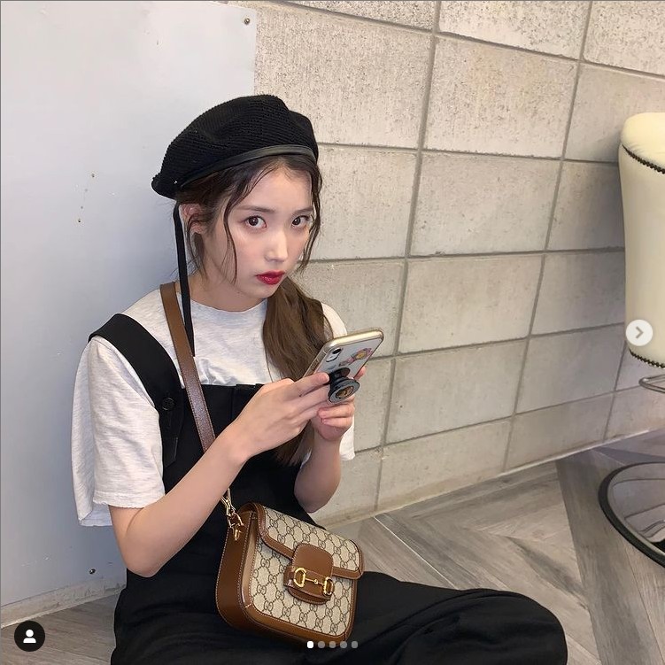  아이유 인스타그램 패션 점프수트&가방&신발 어디꺼?