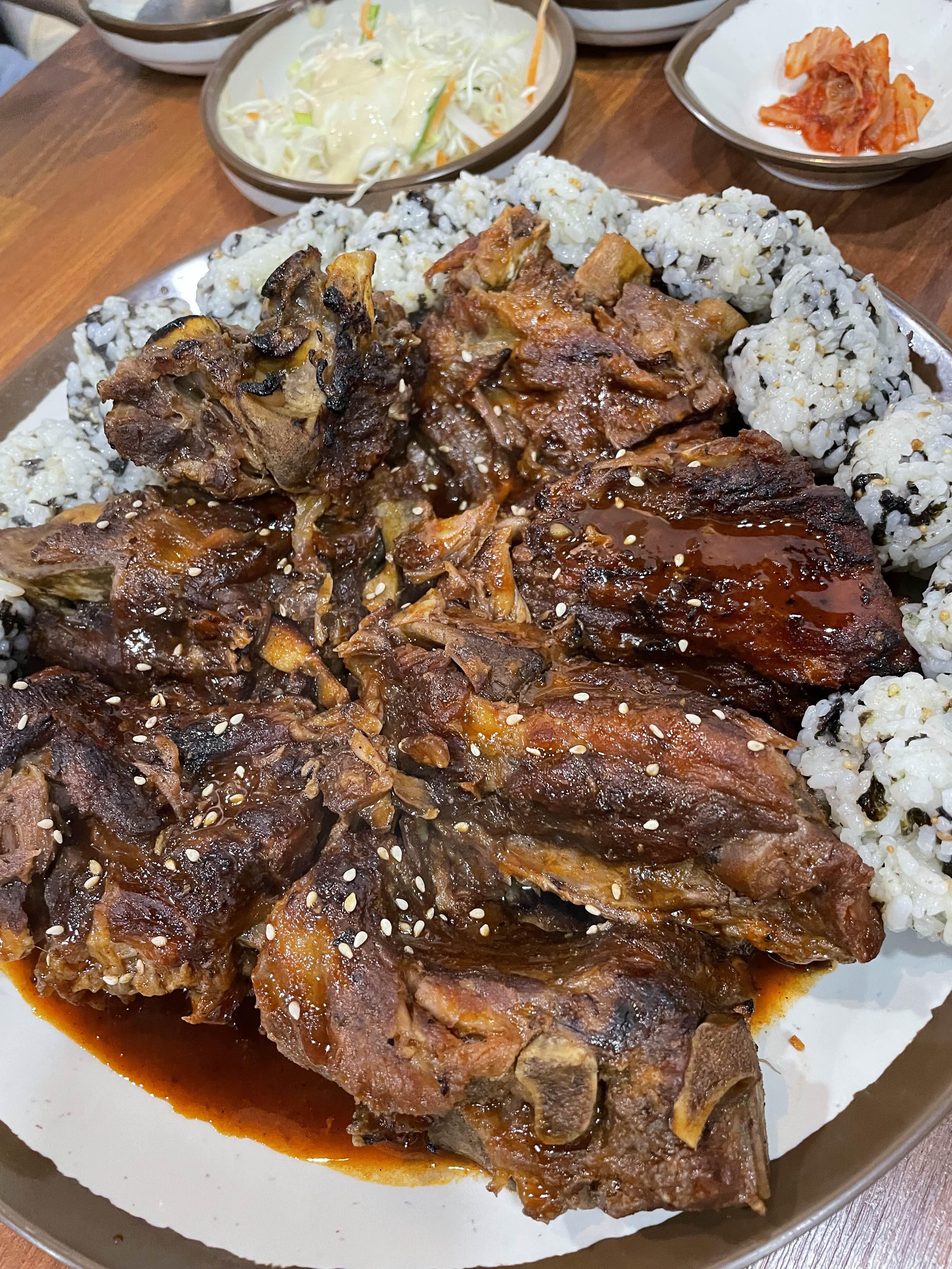  부산 북구 만덕 재료소진빨리되는 맛집 "서울뼈구이"