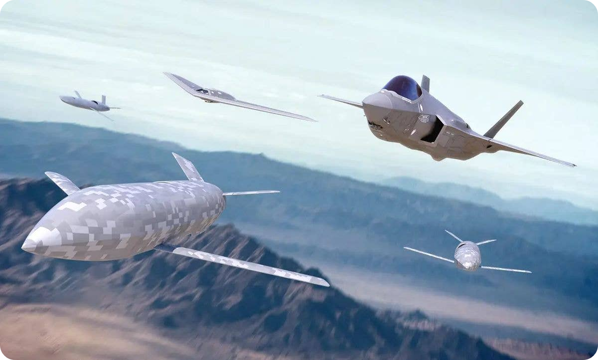 CCA는 F-35 함대와 NGAD 유인 전술 항공기와 통합되는 것으로 계획되고 있다