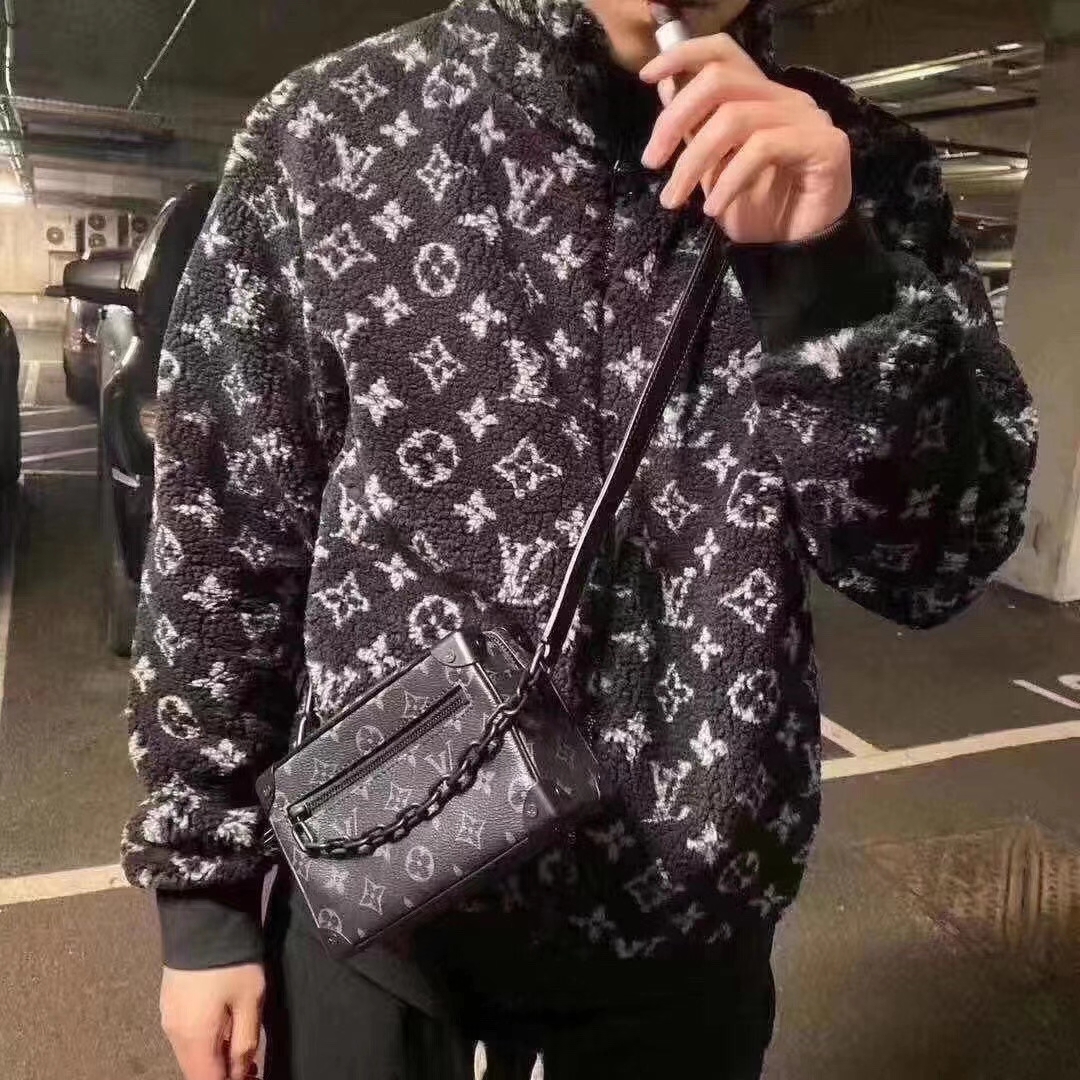  [LOUIS VUITTON] 루이비통 모노그램 자카드 플리스 집 스루 자켓 1A8ECU (2 COLOR)