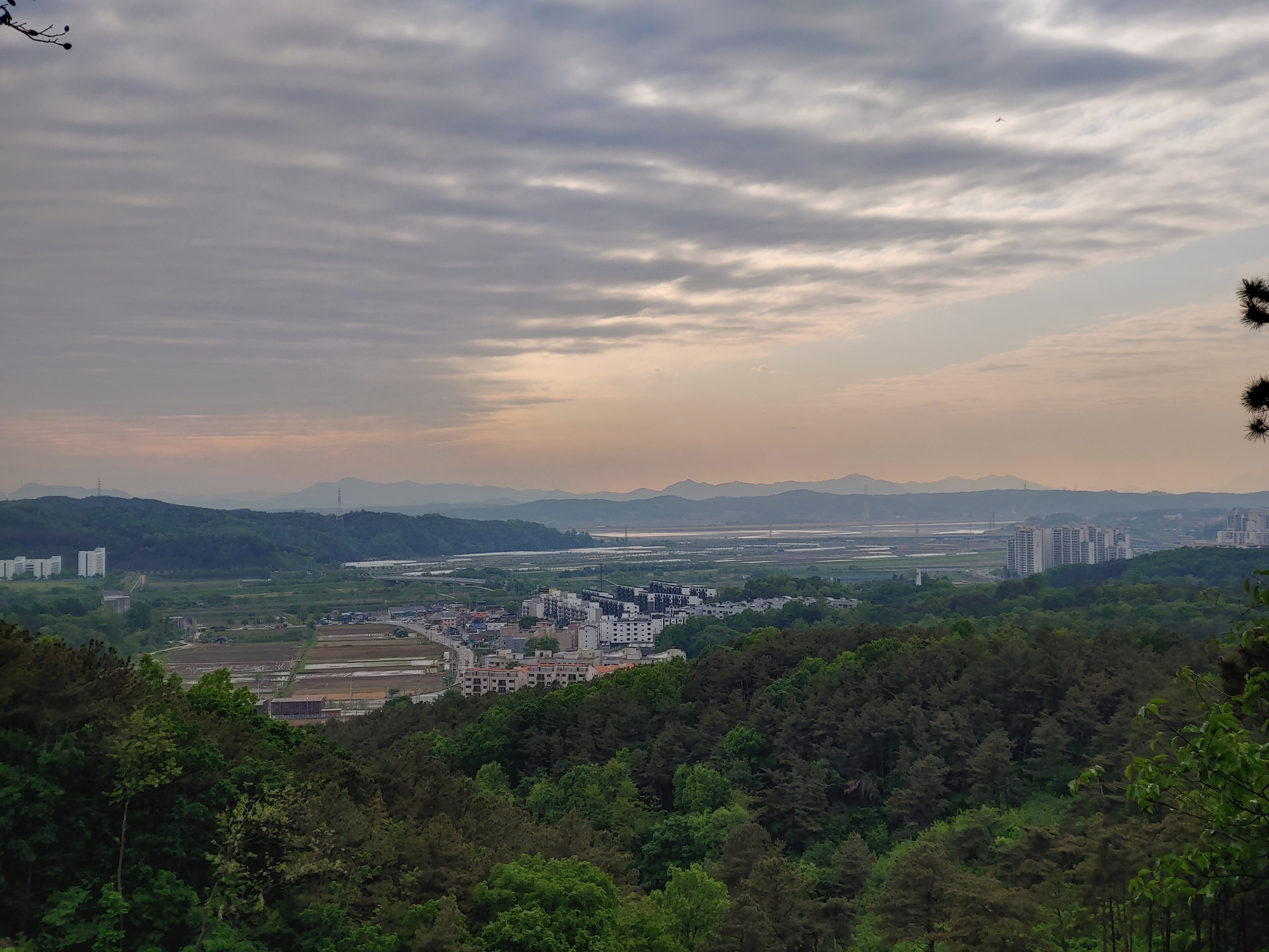  파주 산 산행 봉서산 등산코스 통일 공원 출발 약수터지나 봉서산 전망대 도착 등산코스