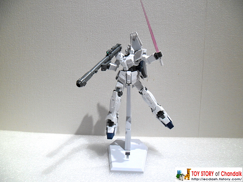 [반다이] BANDAI – HGUC / RX-0 UNICORN GUNDAM [UNICORN MODE] FULL PSYCHO-FRAME PROTOTYPE MOBILE SUIT / 유니콘 건담 [유니콘 모드]