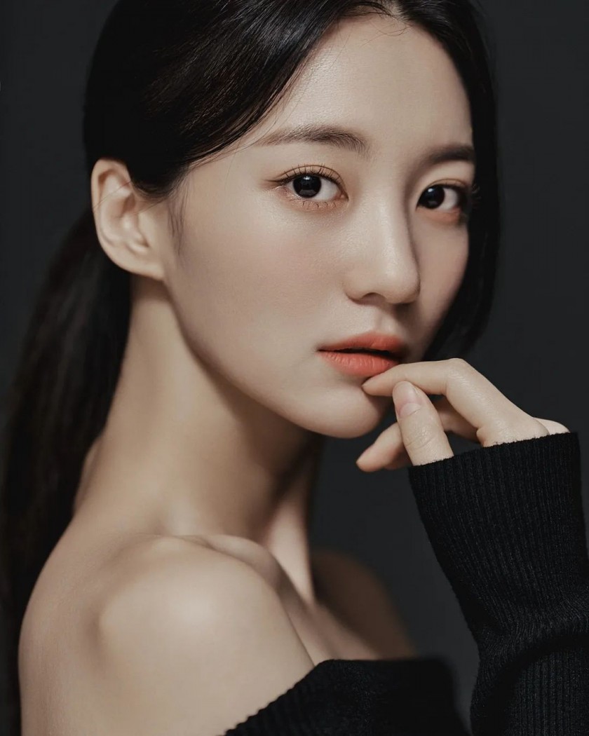  오마이걸 유빈 새 프로필 사진 블랙드레스