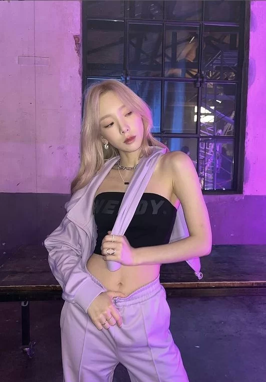  태연 널디 트레이닝복 화보 사진 움짤 mp4