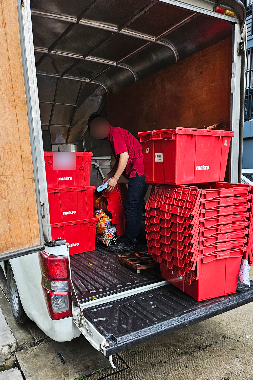 마크로 프로 Makro Pro 배송 트럭 마크로 빨간 박스