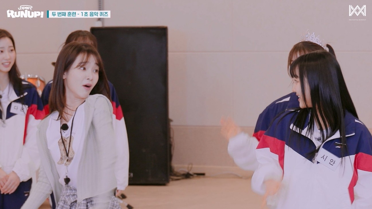 10년만에 직속후배 생겼는데 오열했다는 오마이걸 승희 | 인스티즈