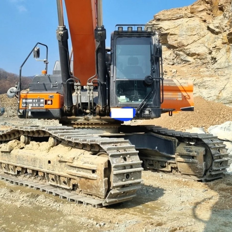  두산 DX400LC7 2022년식 2억3000만원 판매합니다.