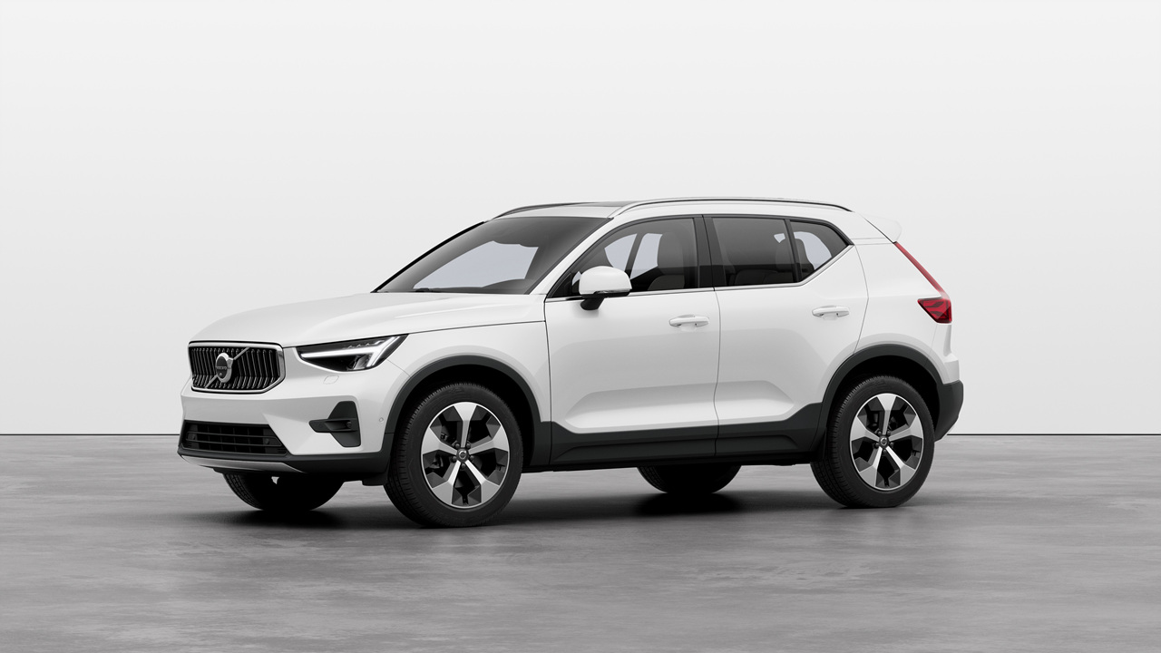 24년형 볼보 XC40 외관 전 측면 사진