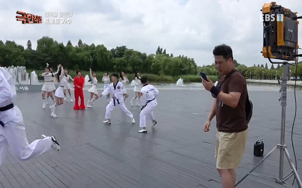 TV - 교육의 중심 EBS전국을 달린다 트로트 가수.mp4_20220912_190548.985.jpg