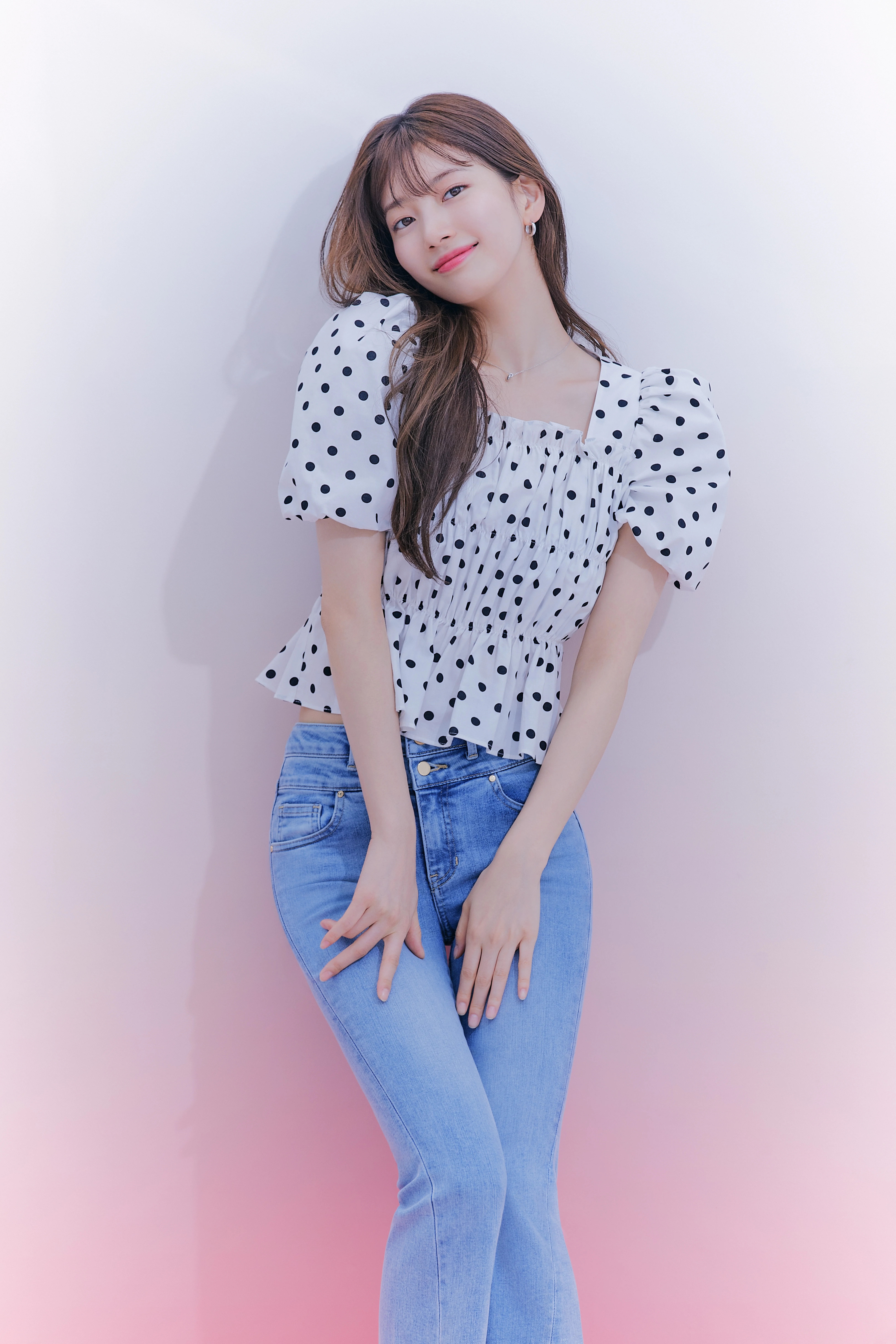  수지 게스 2021 SS 컬렉션