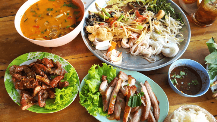태국 음식들이 나열된 사진