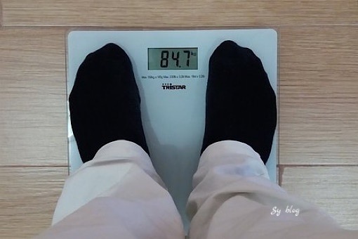 몸무게-84.7kg