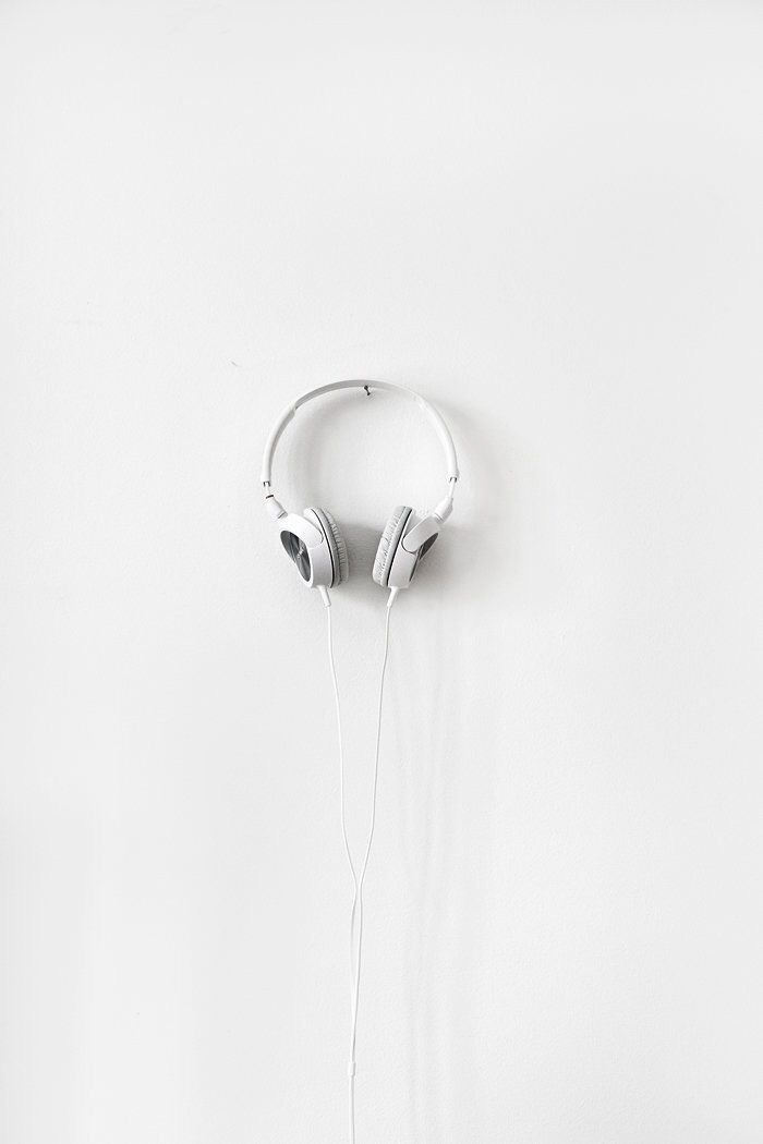 헤드셋이-걸려있는-모습