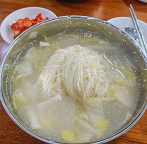 동치미국수