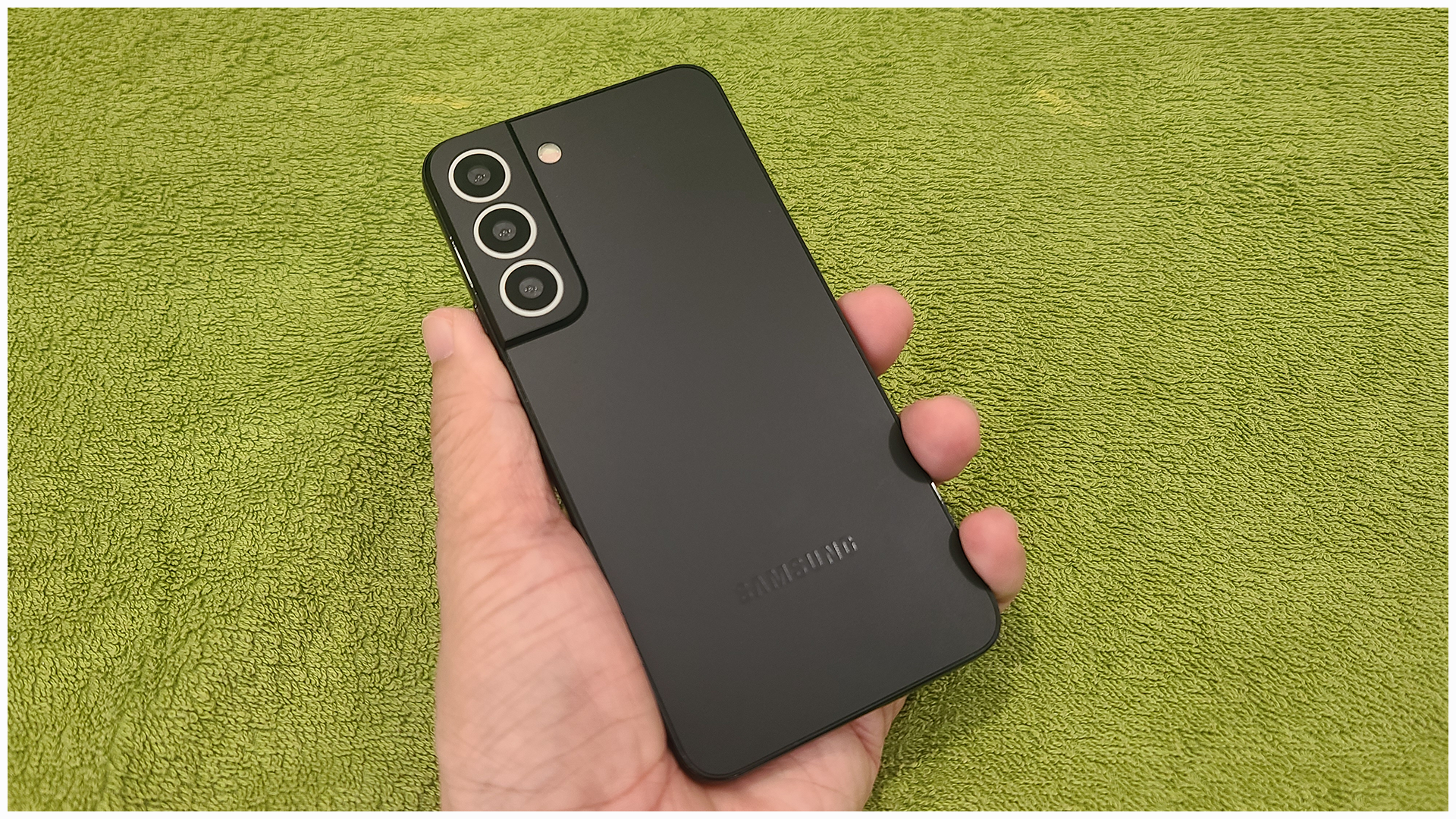  갤럭시 s23 플러스 크기와 디자인, 자연에서 영감을 받은 컬러와 재료