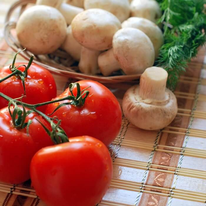 버섯과 방울토마토