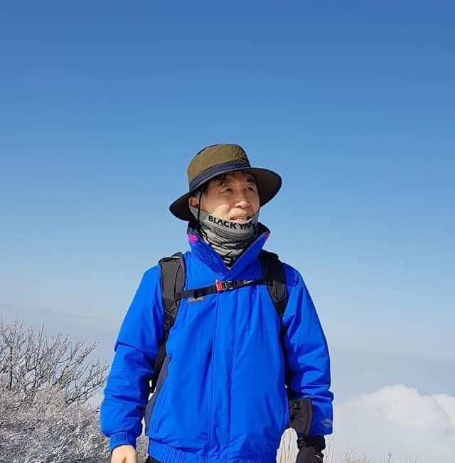 나에게 문을 열어 포근히 안아준 산의 가슴을 생각하면 한없는 눈물이다! 추워도 춥지 않고 가난해도 가난하지 않은 산의 부요!