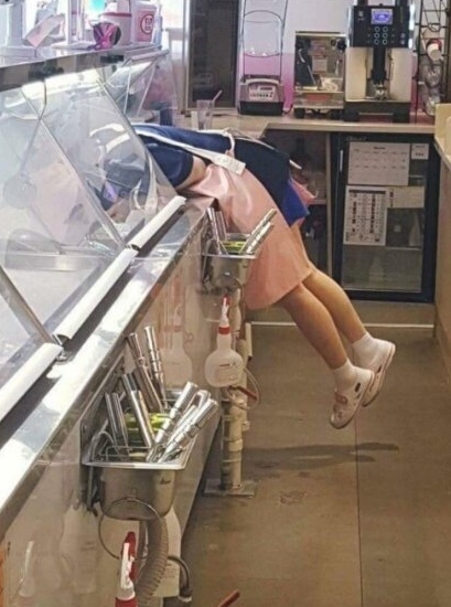  배라에서 키 차별하는 이유.jpg
