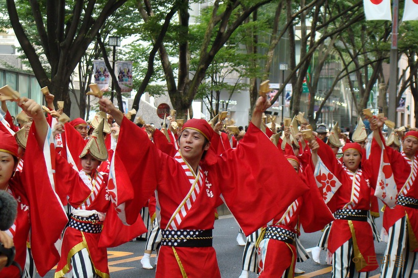 도쿄 8월 축제 하라주쿠 오모테산도 겐키마쓰리 슈퍼 요사코이