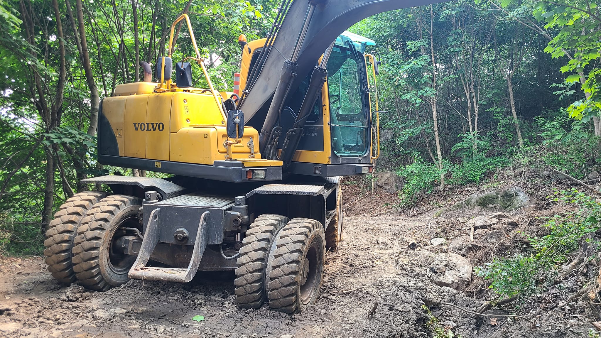  볼보 VOLVO EW145B모델 2007년식 5300만원 판매합니다