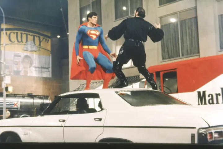슈퍼맨 II (1980) / 왓챠
슈퍼맨의 모험을 그린 코믹스 기반의 영화로, 리처드 도너 감독의 작품입니다.