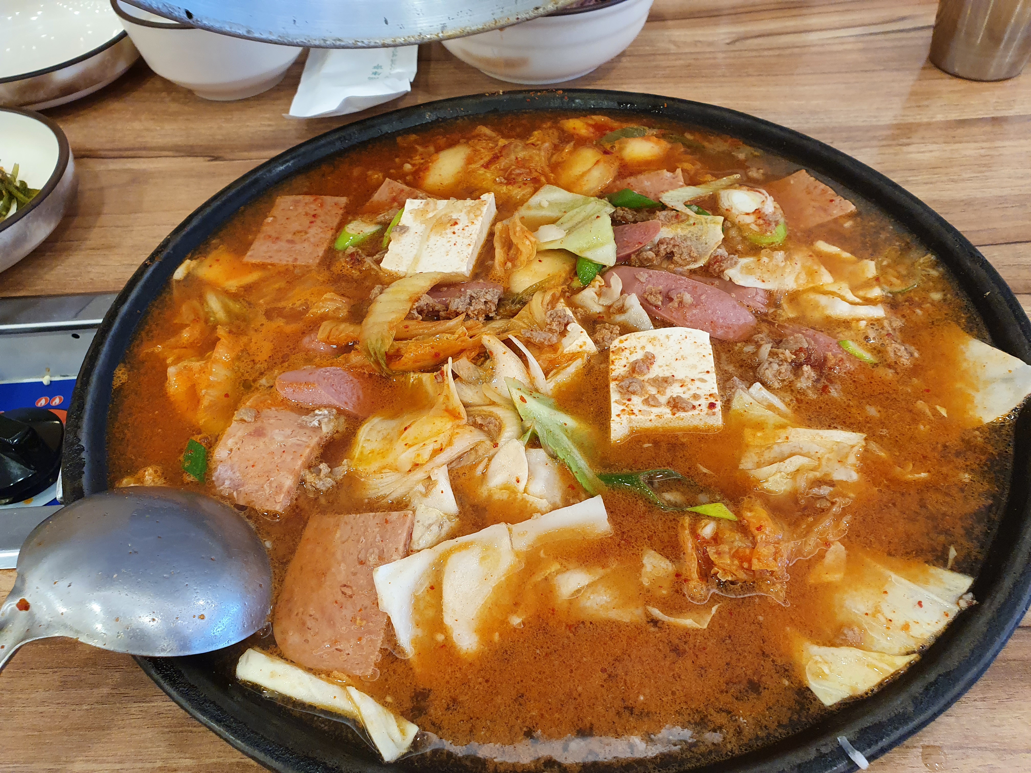 두꺼비부대찌개 이미지