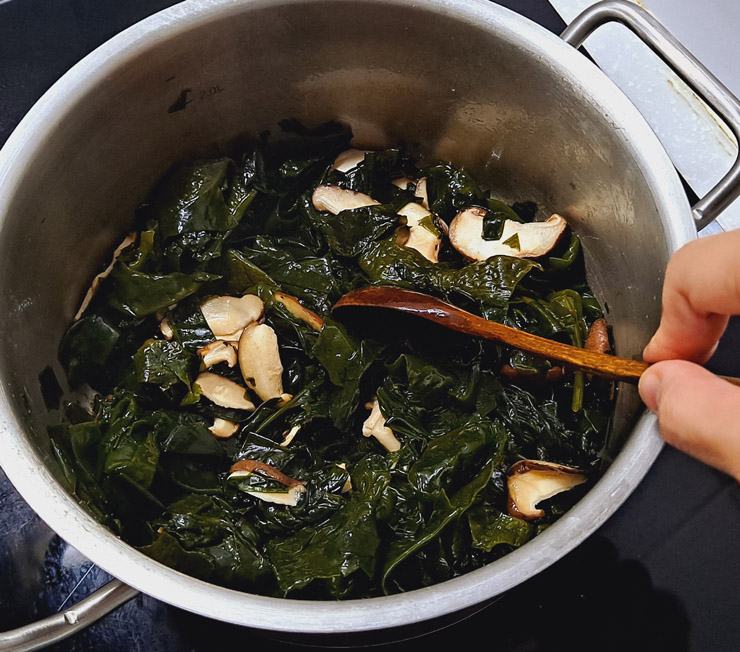 미역국 끓이는 방법 쫄깃~ 표고버섯 들깨미역국 고기없이 3