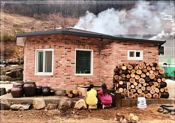 네모세모 민박&#44; 양봉체험&#44; 꿀청 만들기&#44; 엉겅퀴 고추장 담그기 가족 여행 체험 가볼만한 곳 추천