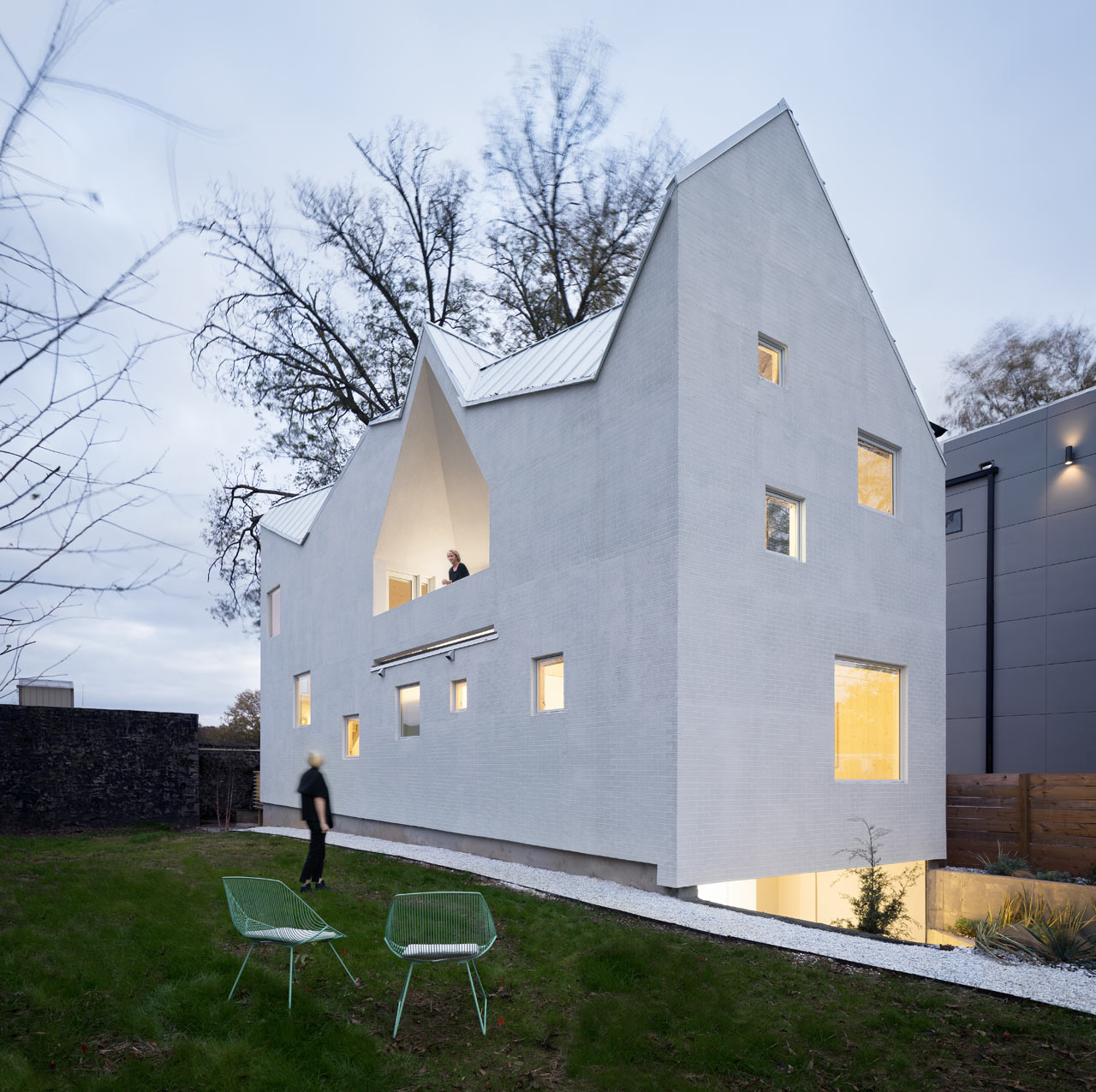 *유니크 박공지붕 Haus Gables Takes an New Approach with its Unique Gabled Roof