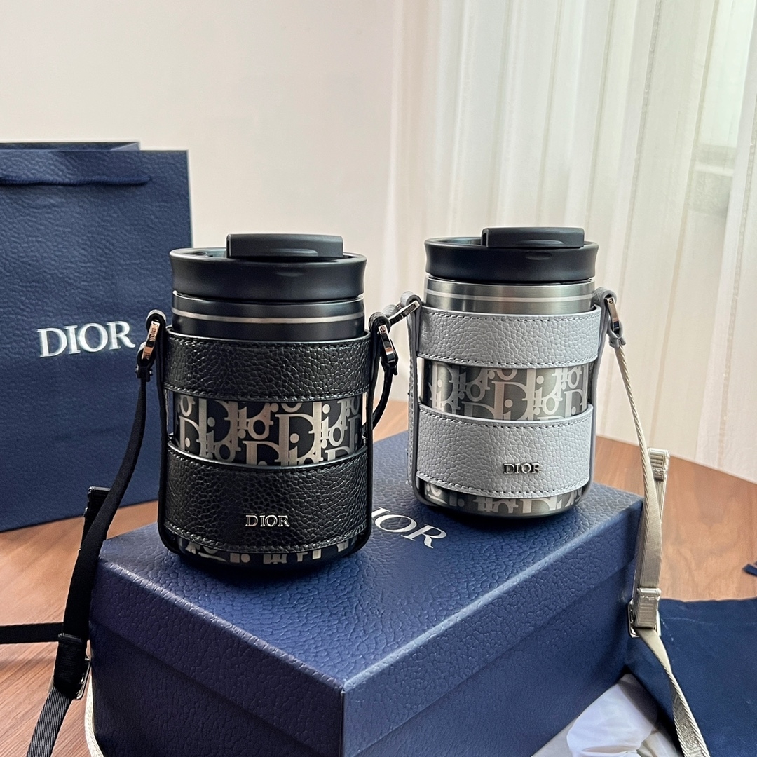  Dior 디올 디올텀블러 텀블러 명품텀블러 명품템