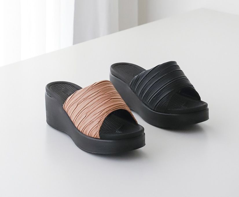  플리츠 6cm 웨지힐 슬리퍼