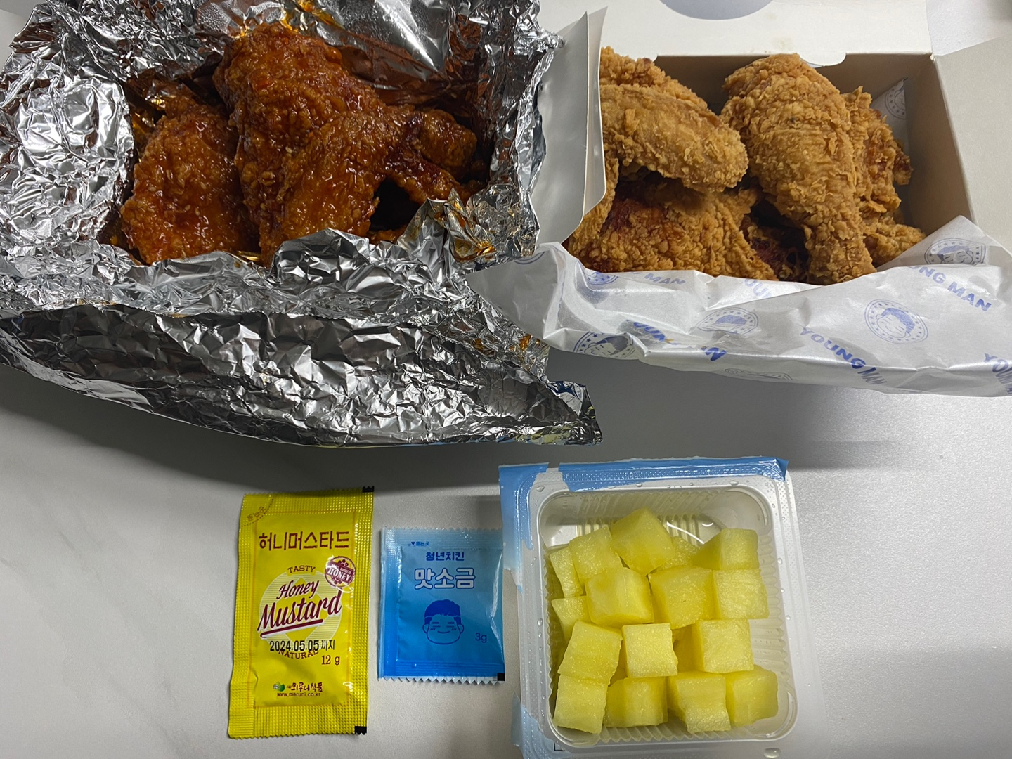 청년치킨 이미지