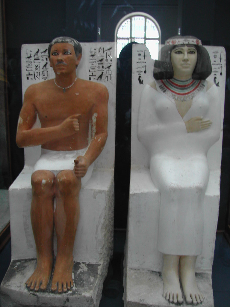 이집트고고학박물관-Statues of the Rahotep and Nofret