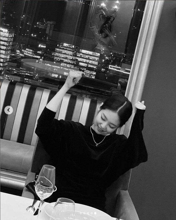  블랙핑크 jennie  인스타그램  & 발렌타인데이