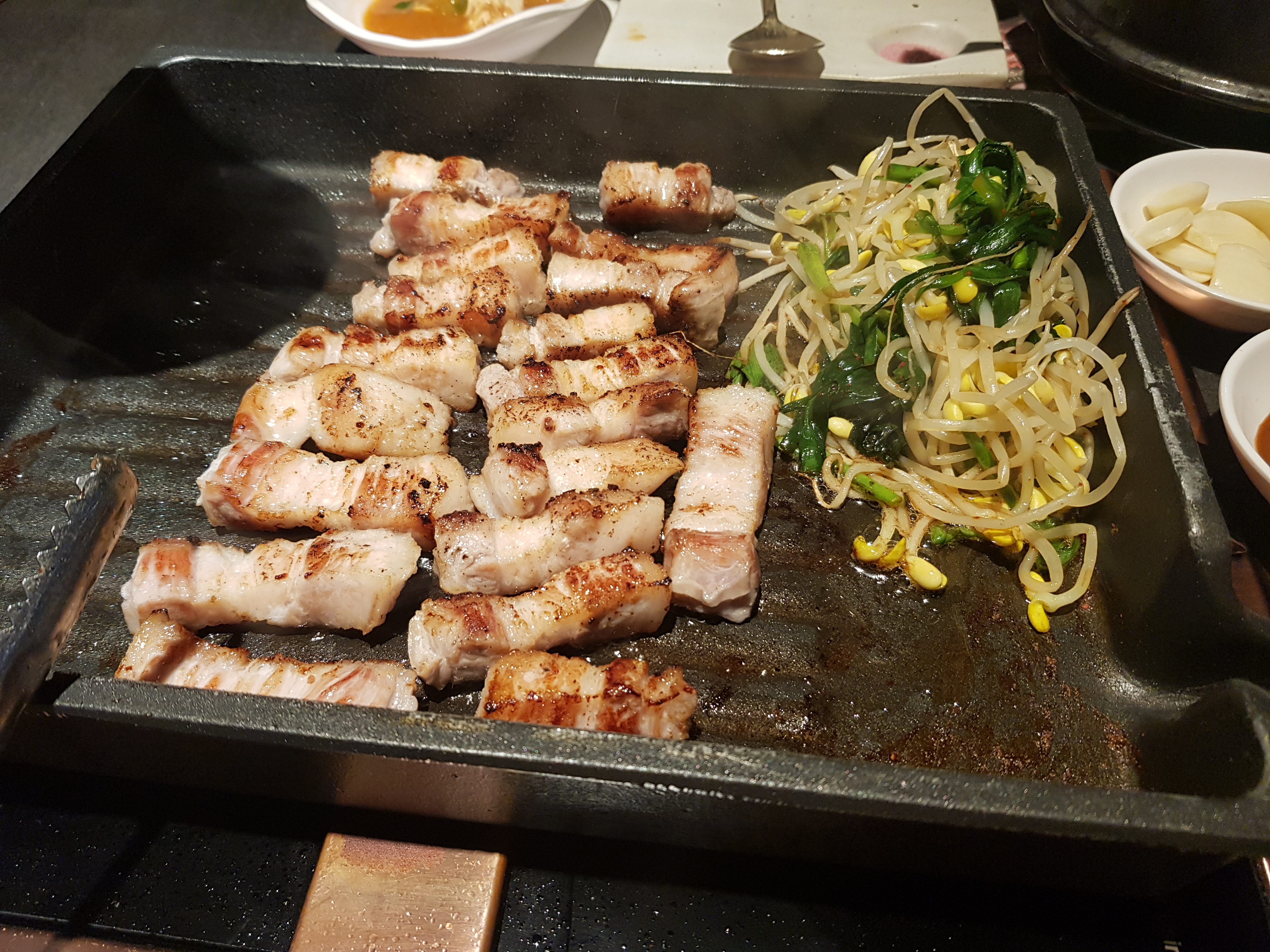  문정동에서 삼겹살, 흑당밀크티 잘 먹은 흔적