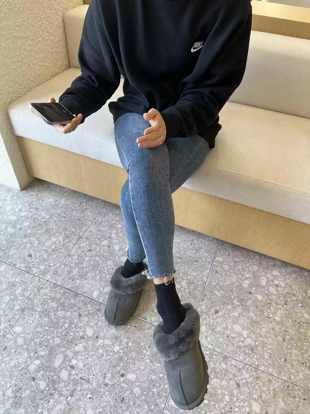  호주 정품 어그(UGG) 오즈웨어 코케트 슬리퍼 그레이 사이즈 팁