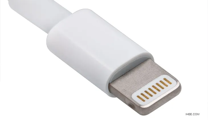 아이폰 14 아이폰 15 라이트닝 포트 USB C 타입