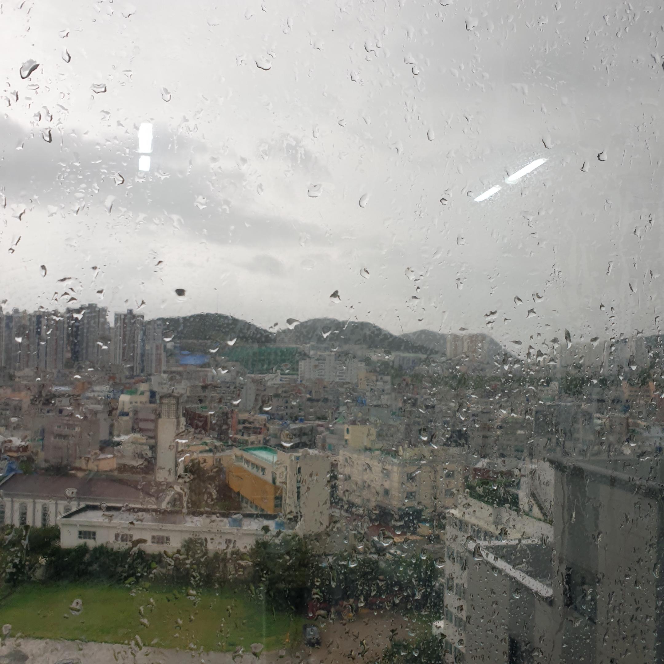  2021년 8월21일 부산날씨 /서울날씨 / 오늘부산날씨 / 오늘맑음 / 오늘부산날씨 / 부산황사 /내일부산날씨/서울내일날씨/전국황사/오늘황사