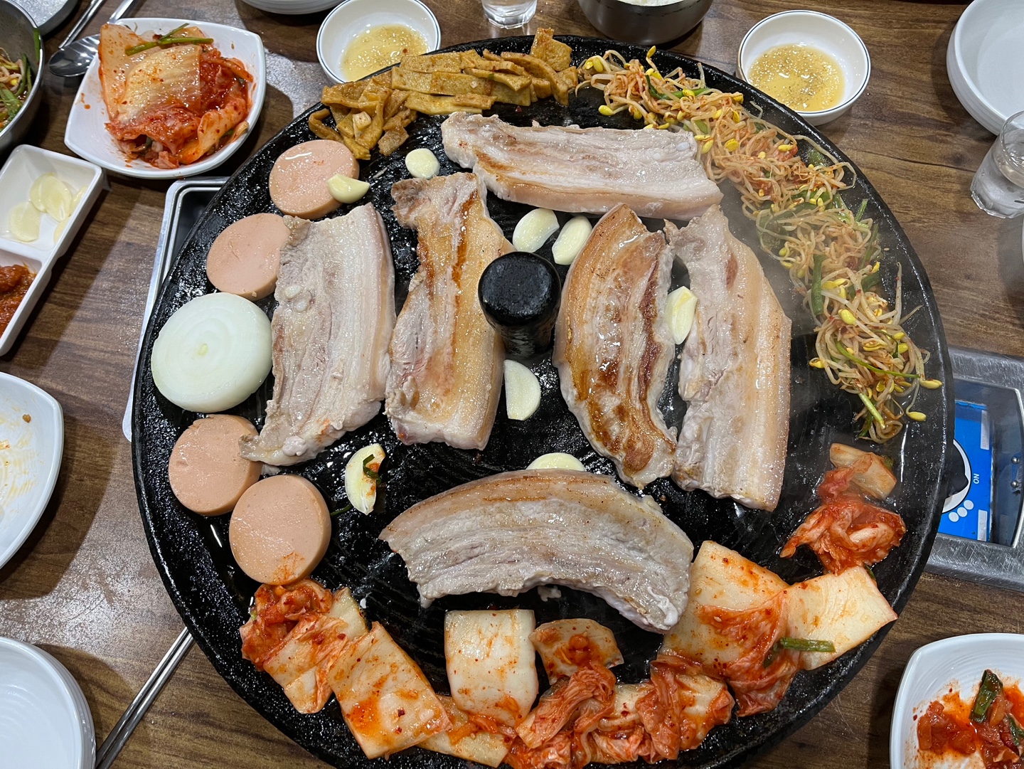 맛있는 솥뚜껑 삼겹살