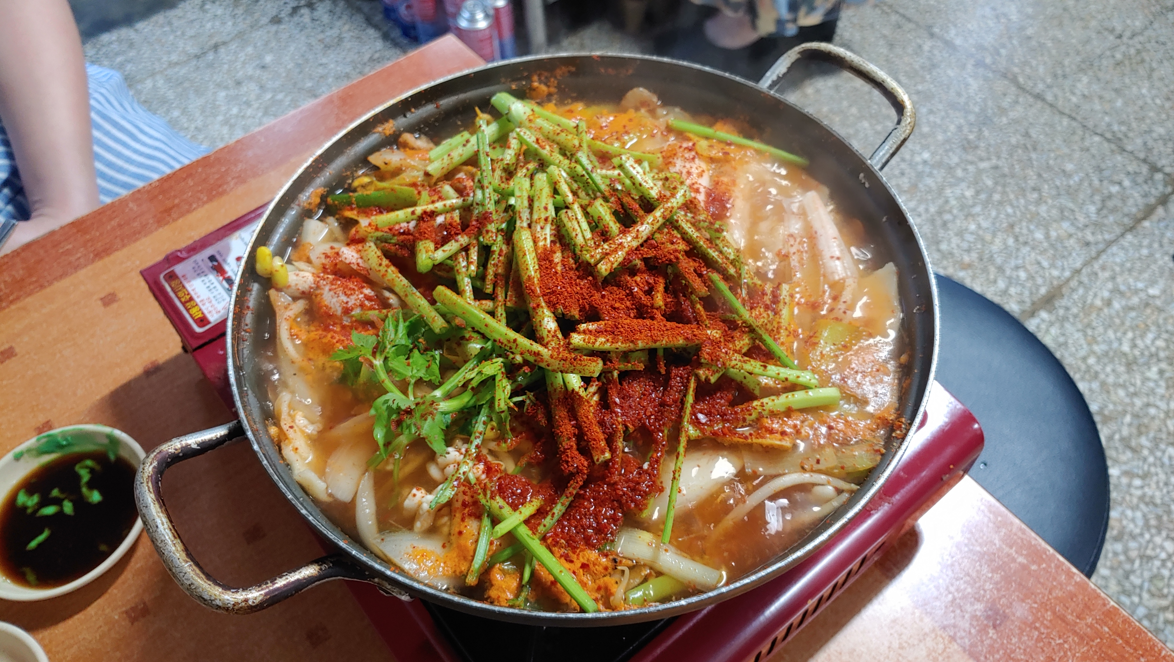  안주 먹으러 가는 술집이란 수식어가 붙는, 가락 원조집
