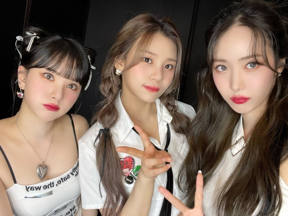  故 문빈 보낸 '18년 여사친' 신비 속한 비비지, 컨디션 난조로 스케줄 취소 "심려 끼쳐 죄송"
