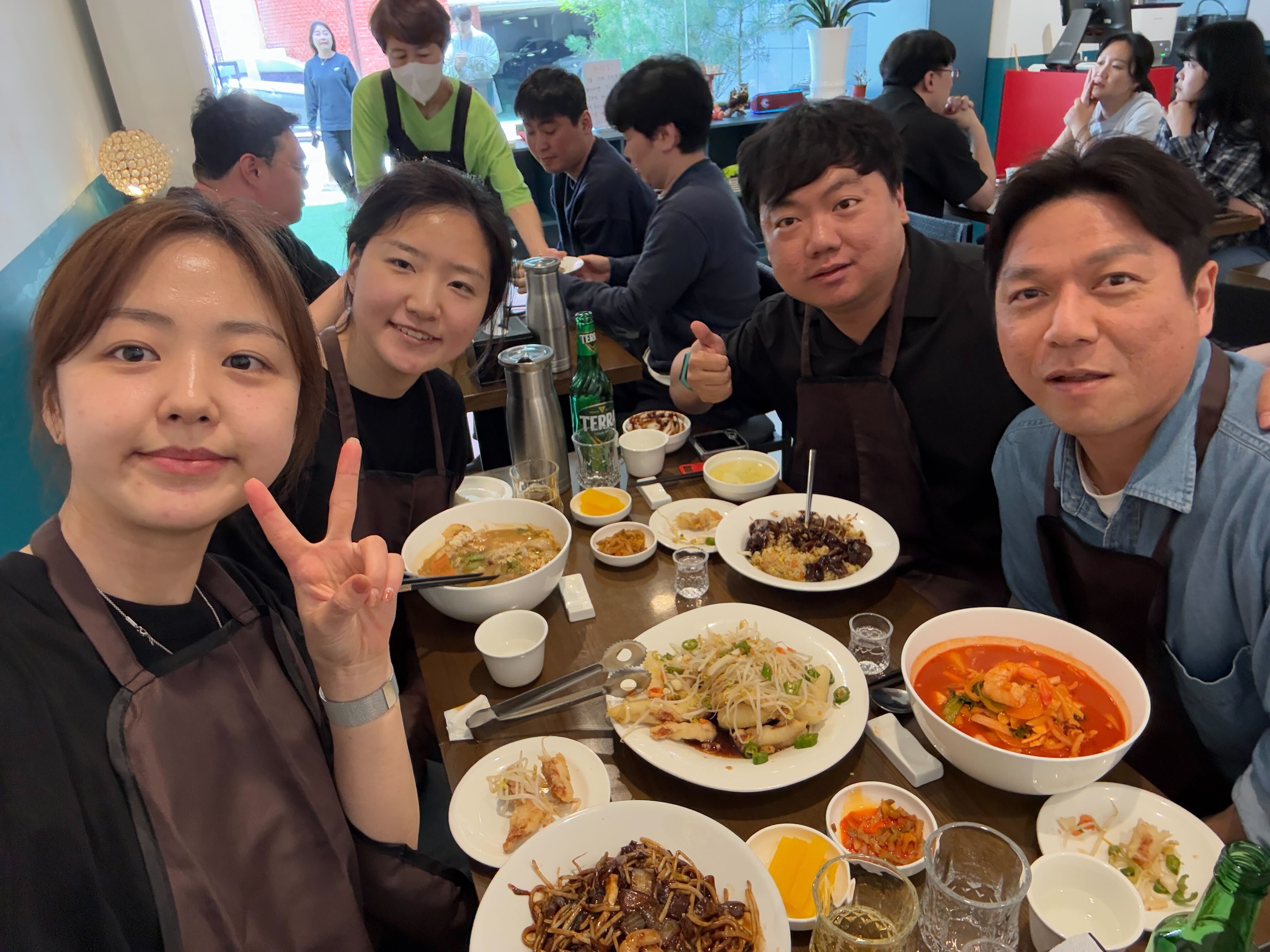 1년 넘는 재직 기간 동안, 처음 보고 얘기 나눈 사람들도 있고요..