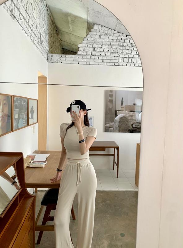 꾸안꾸 데일리 쫀쫀 반팔 크롭 트레이닝SET