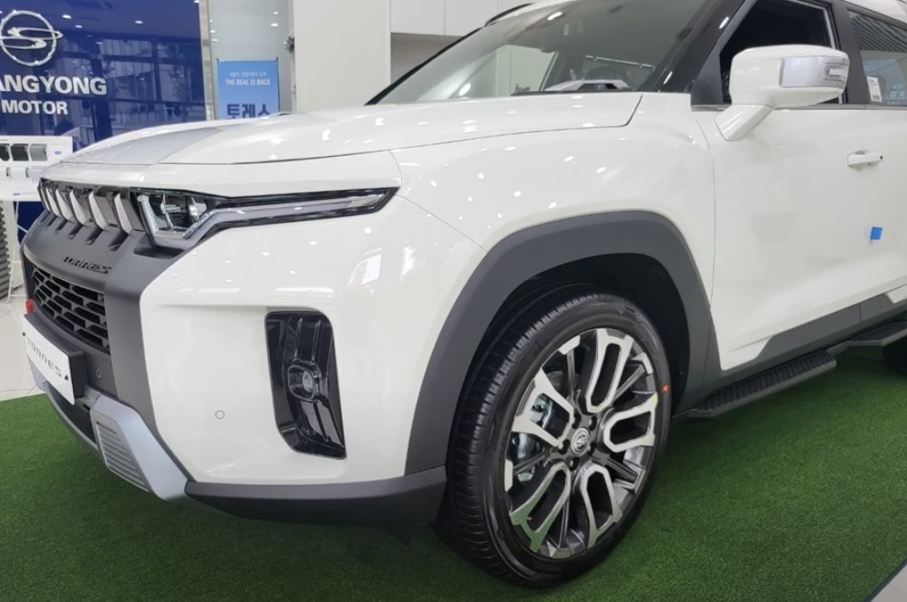  쌍용 토레스 출시 ! 멋진 중형 SUV 출격 완료!