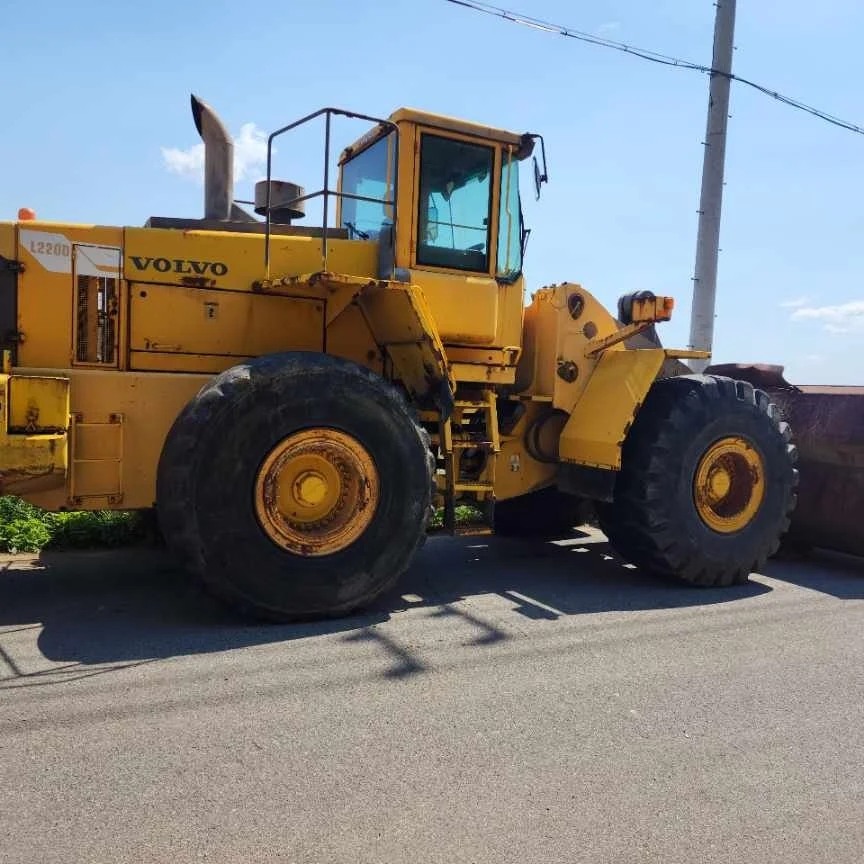  볼보 L220D 1999년식 3500만원 판매합니다.