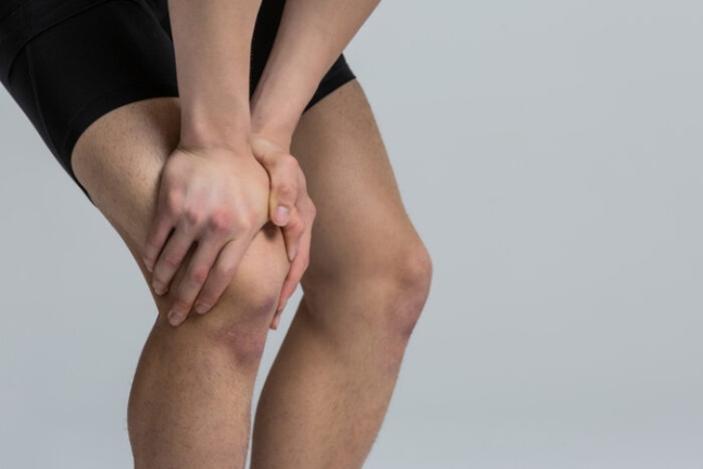 무릎 손상시키는 습관