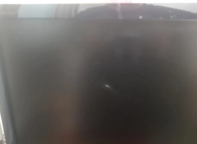 모니터 긁힘
