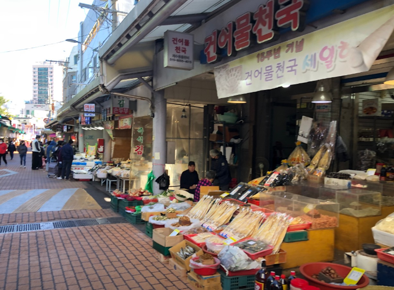 [6시 내고향] 경기도 안양 관양시장&amp;#44; 희망장난감도서관&amp;#44; 김밥가게&amp;#44; 과일&amp;야채가게&amp;#44; 쌈밥&amp;피자 가게 정보