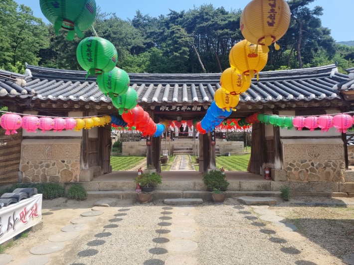 중악단-중간문