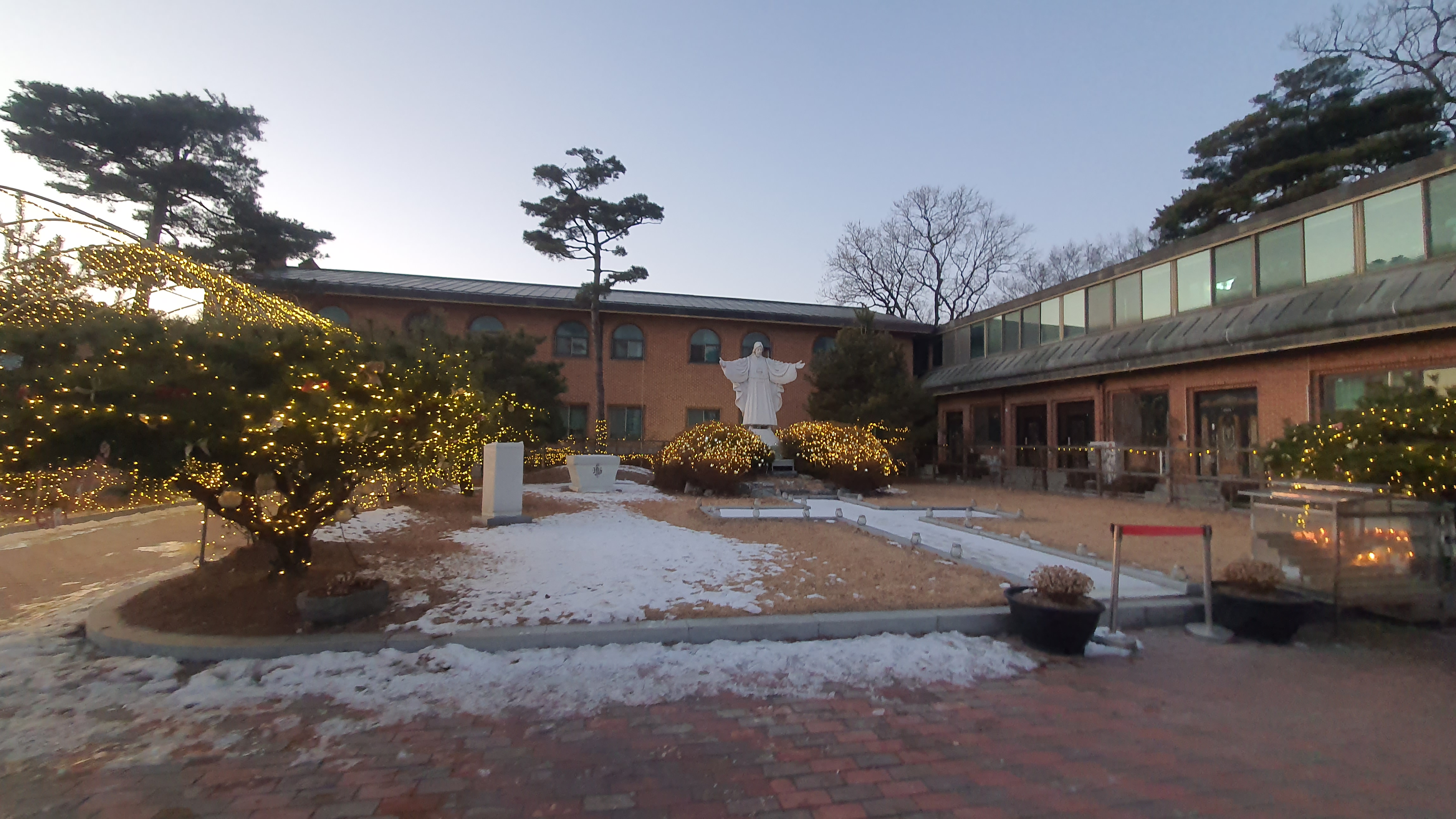 아산 공세리성당 크리스마스 트리 명소 주차 팁